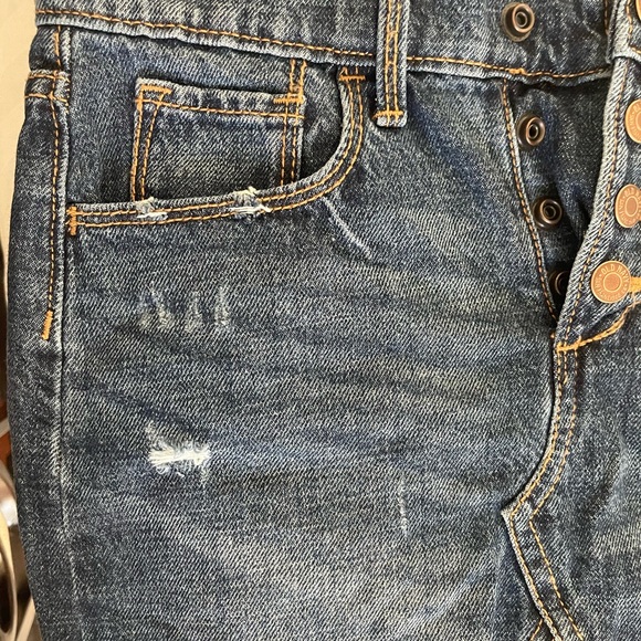 Never worn. Girls frayed button up jean skirt from OLD NAVY! - Picture 7 of 7